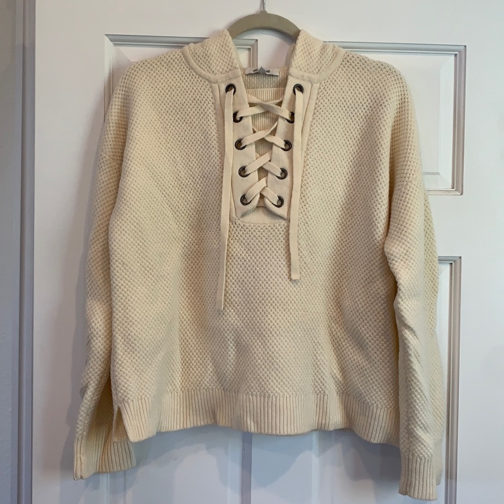 NWT Madewell ivory sweater. Tie front detailing. Hooded. Sz medium